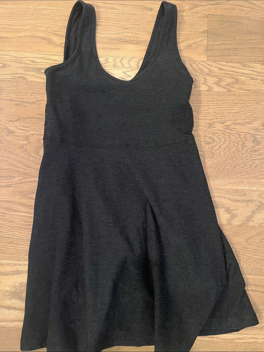 Beyond Yoga Black Sleeveless V‑Neck Mini Dress